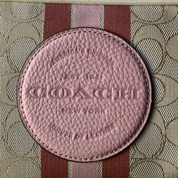 🎄 COACH DEMPSEY BOXY COSMETIC CASE 🎄 - Picture 11 of 16